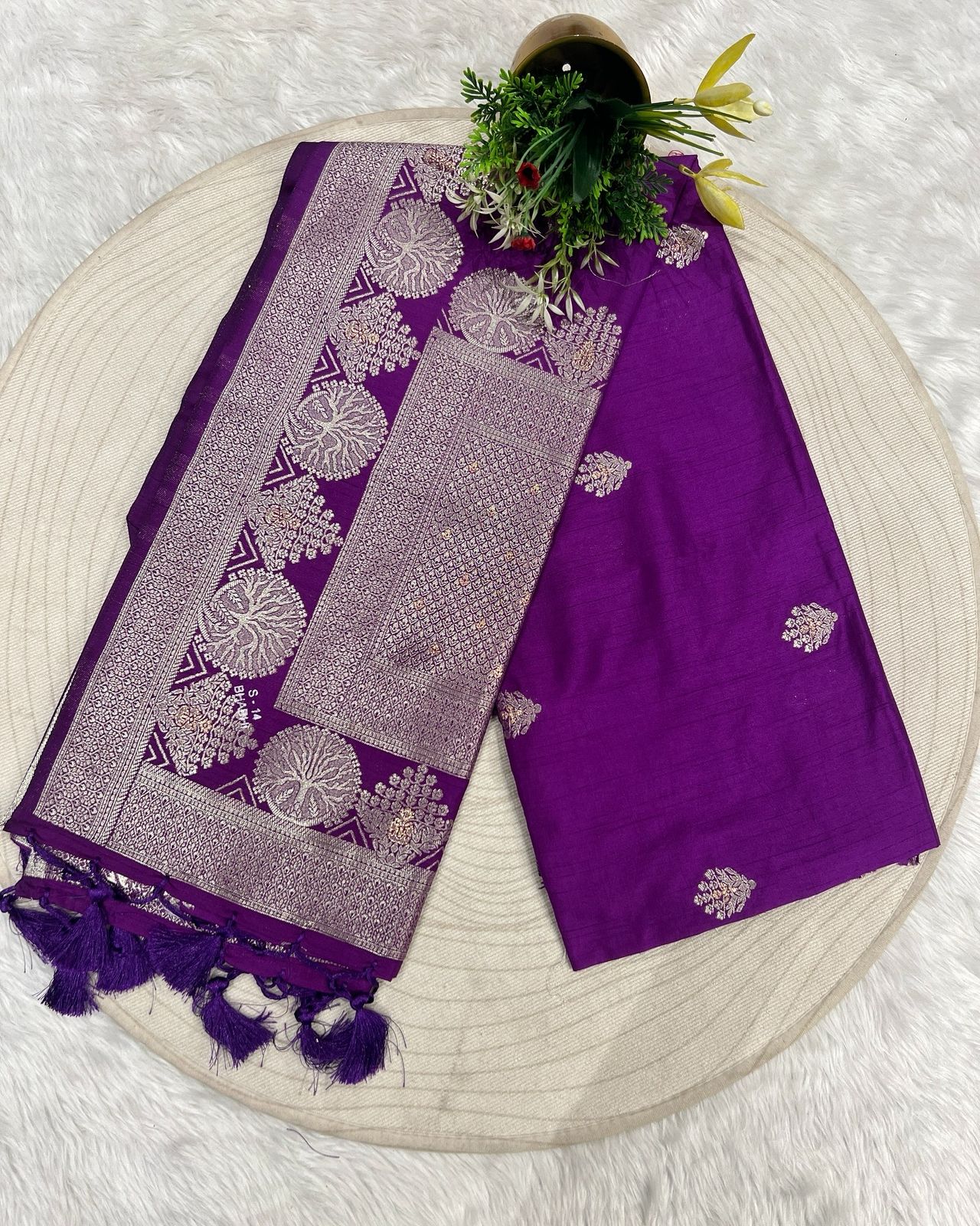 π Gala Border Saree with Unique Embroidery | Multi-Color Elegance π | Festive & Bridal Special π