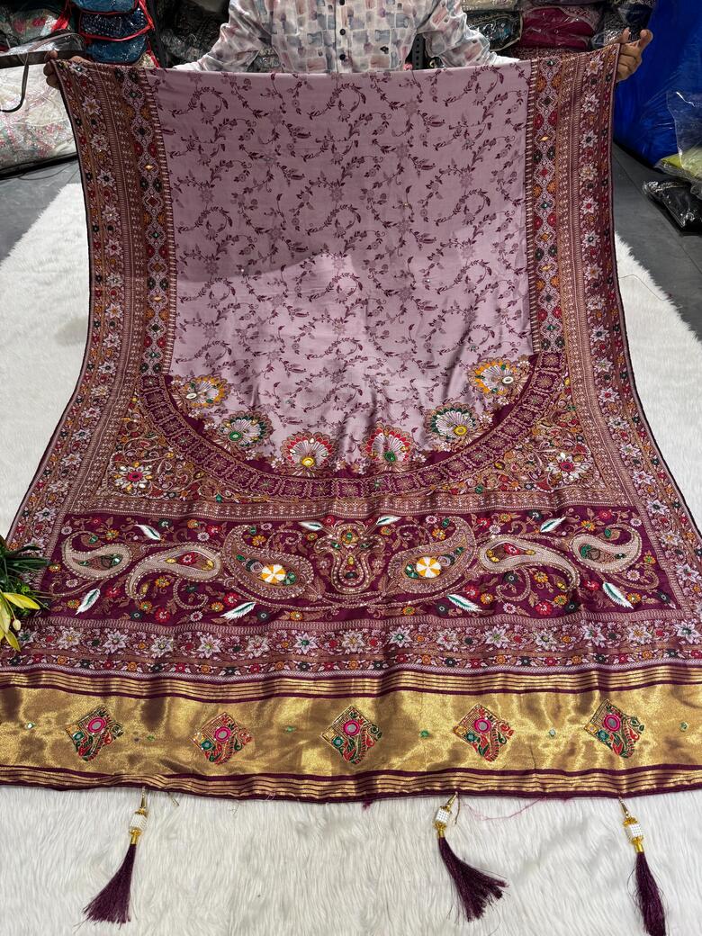 Elegant Saree with Heavy Pallu Work, Lagdi Patta, Latkan, Dhaga & Mirror Work ✨🌸