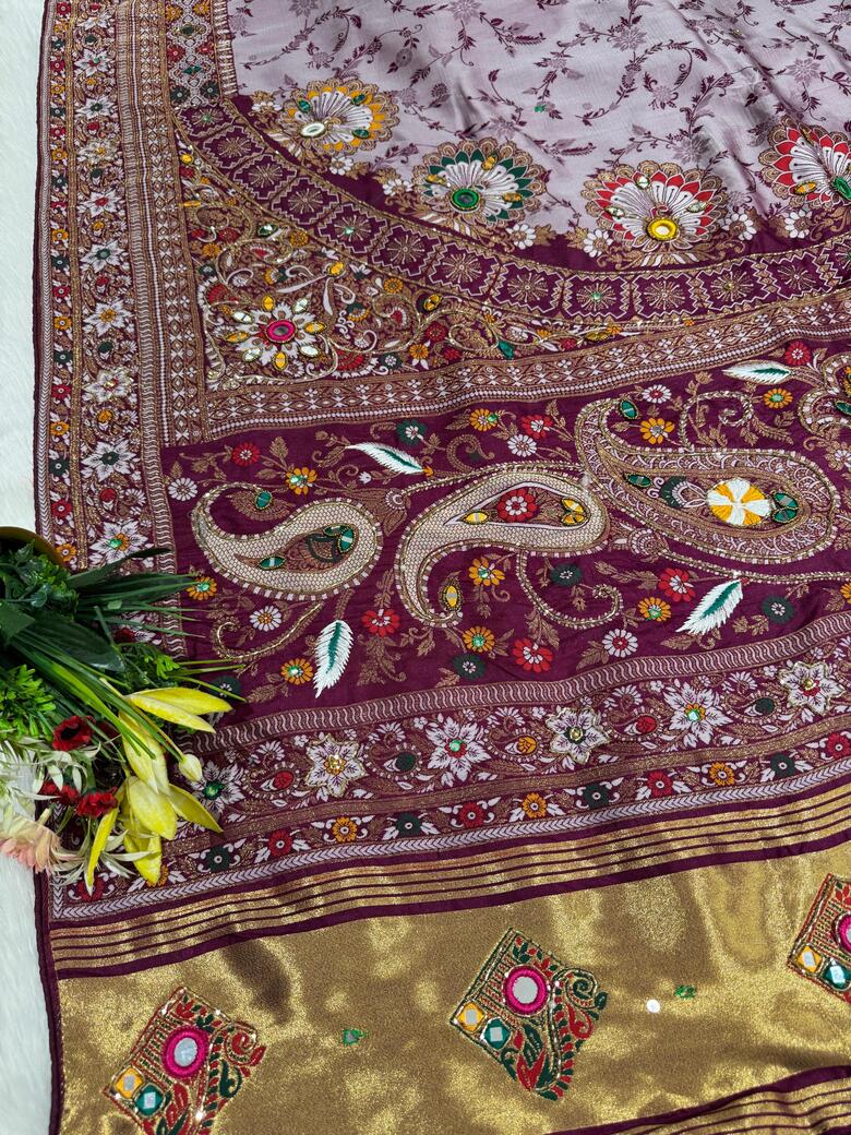 Elegant Saree with Heavy Pallu Work, Lagdi Patta, Latkan, Dhaga & Mirror Work ✨🌸