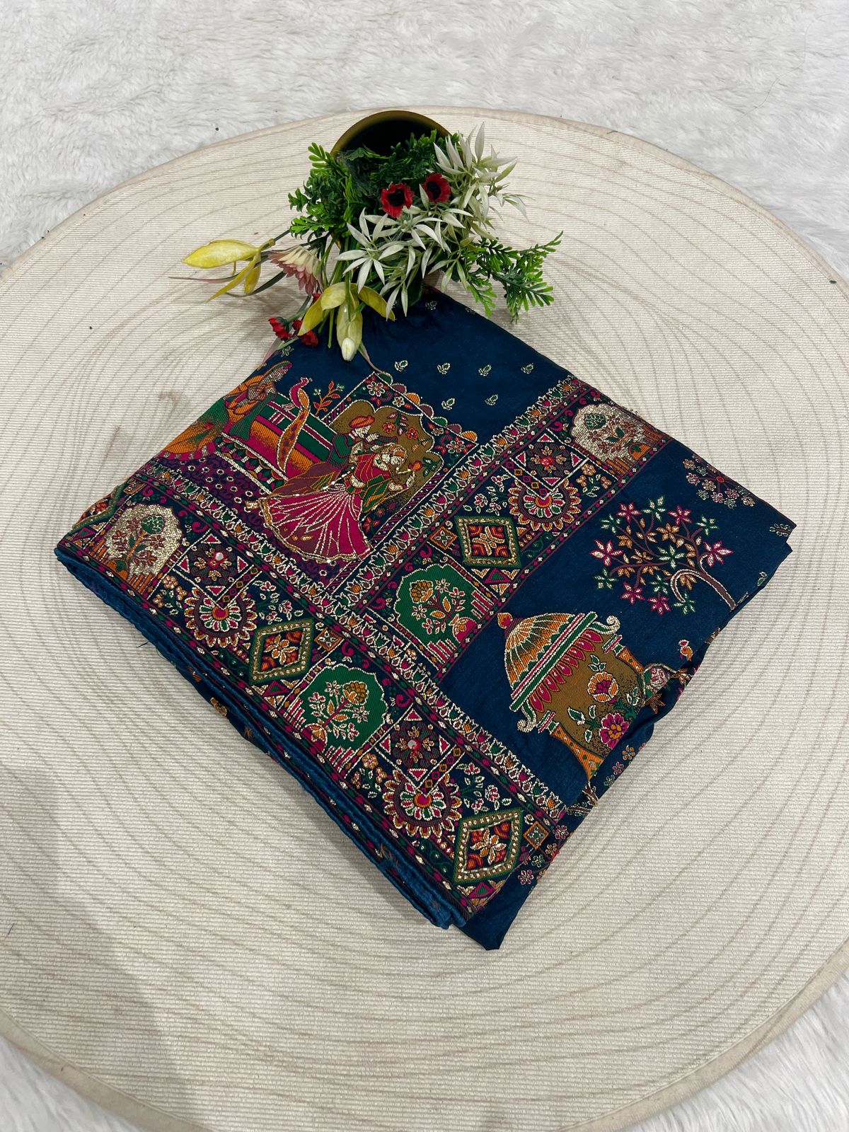 Elegant Pashmina Saree with Heavy Pallu & Viving Work – Only ₹2850 ✨🌸