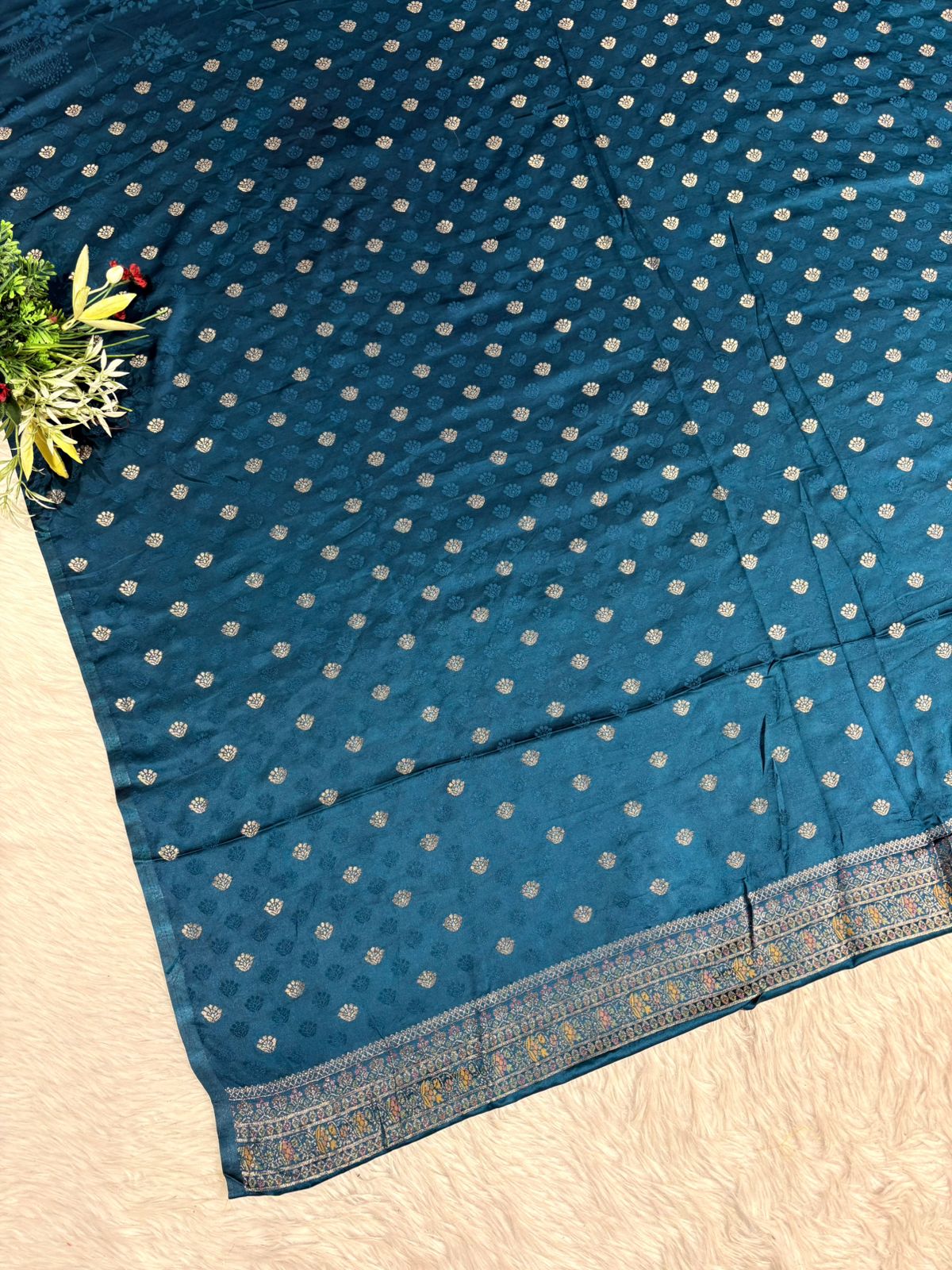 Elegant Kanjivaram Silk Saree with Rich Zari Work & Temple Motifs – Wedding & Festive Wear by Shagun Sarees ✨
