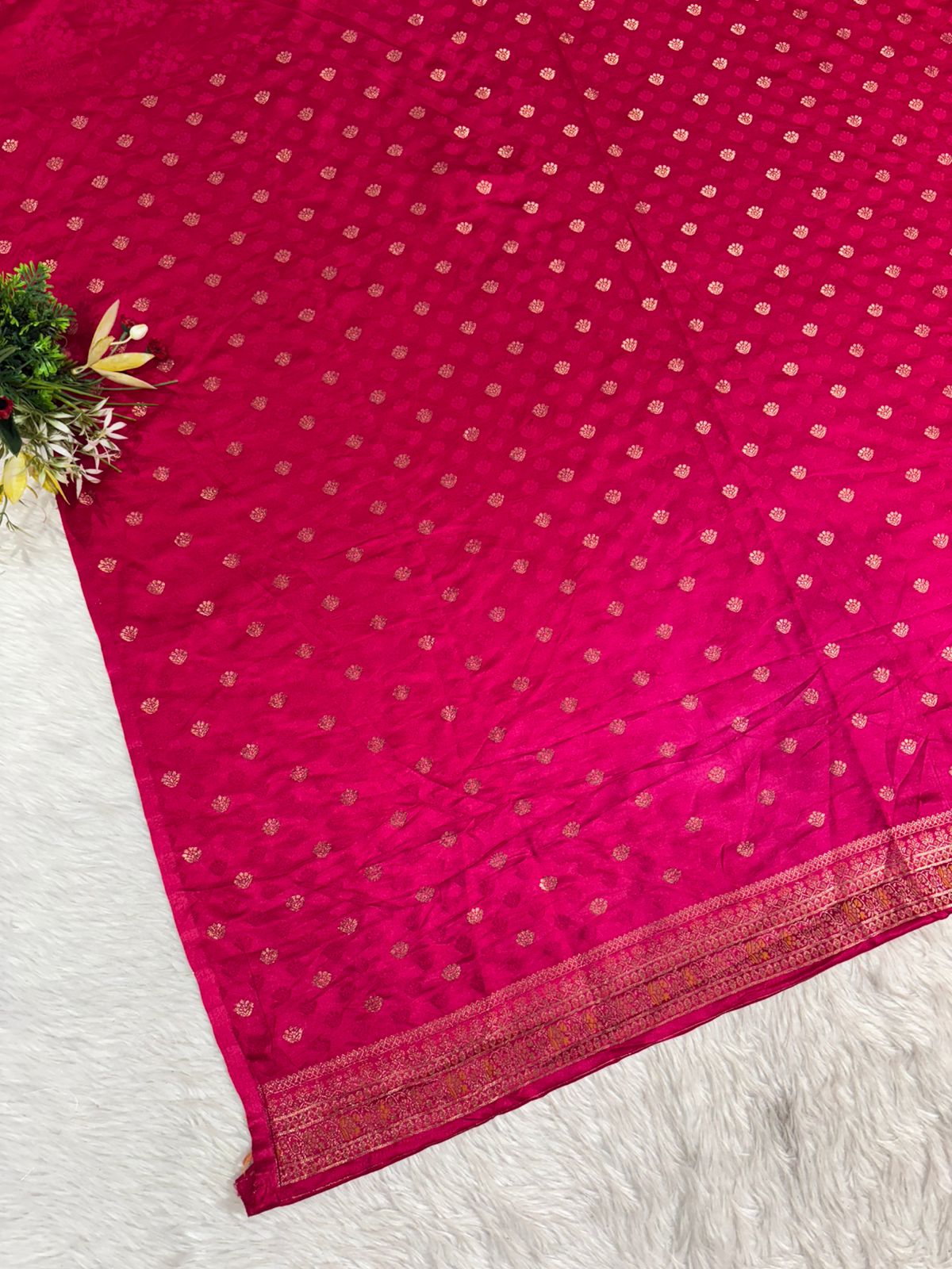 Elegant Kanjivaram Silk Saree with Rich Zari Work & Temple Motifs – Wedding & Festive Wear by Shagun Sarees ✨