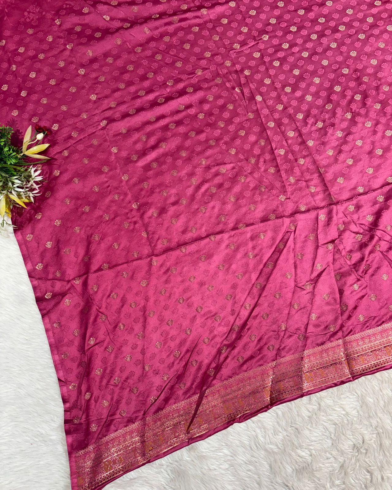 Elegant Kanjivaram Silk Saree with Rich Zari Work & Temple Motifs – Wedding & Festive Wear by Shagun Sarees ✨