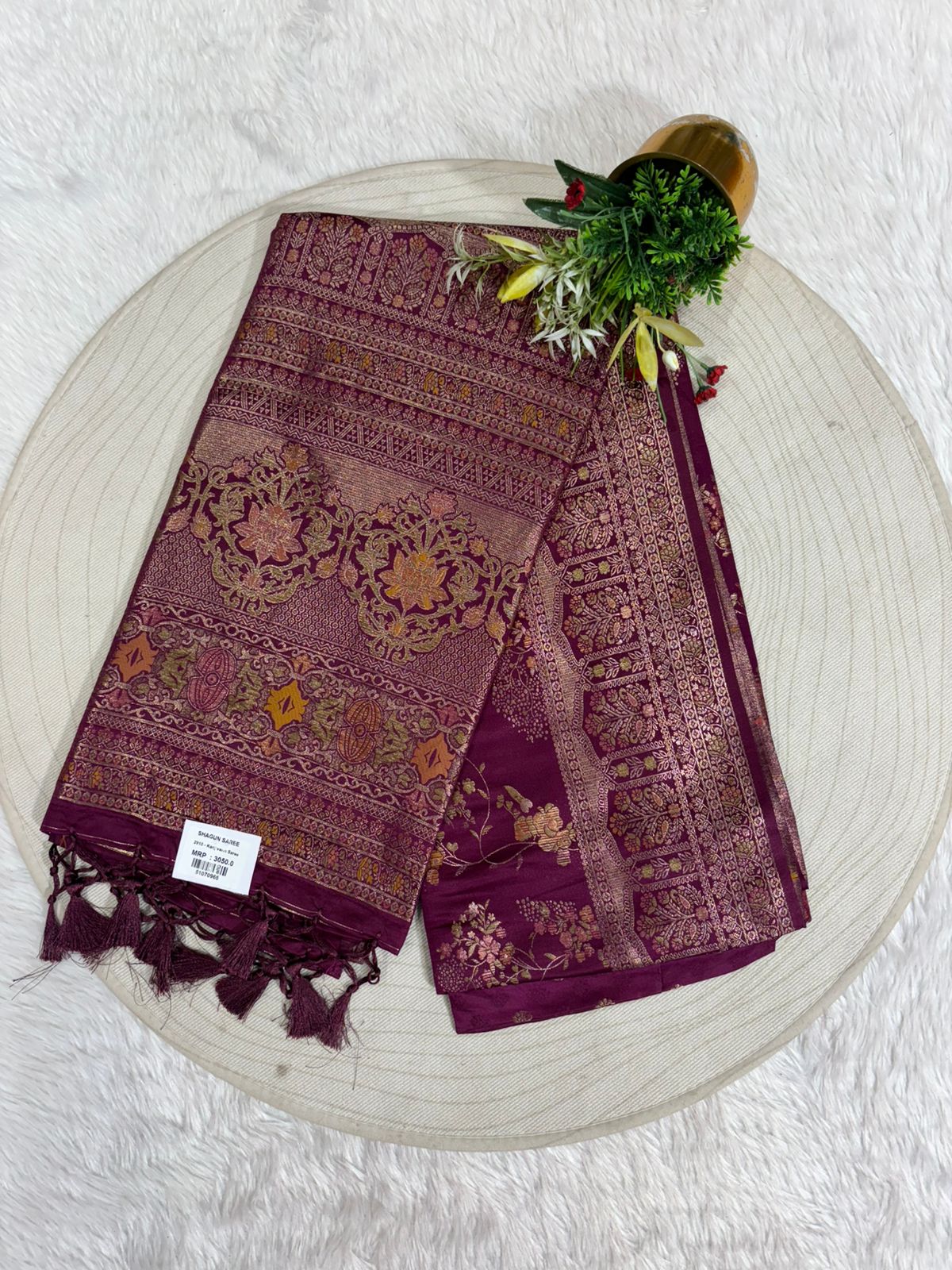 Elegant Kanjivaram Silk Saree with Rich Zari Work & Temple Motifs – Wedding & Festive Wear by Shagun Sarees ✨