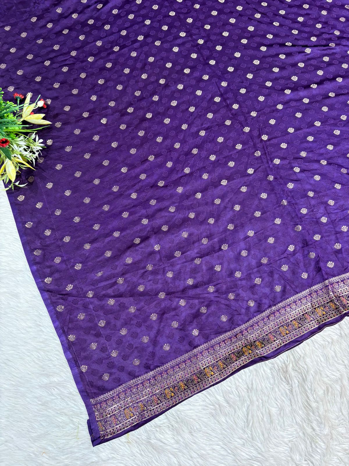 Elegant Kanjivaram Silk Saree with Rich Zari Work & Temple Motifs – Wedding & Festive Wear by Shagun Sarees ✨