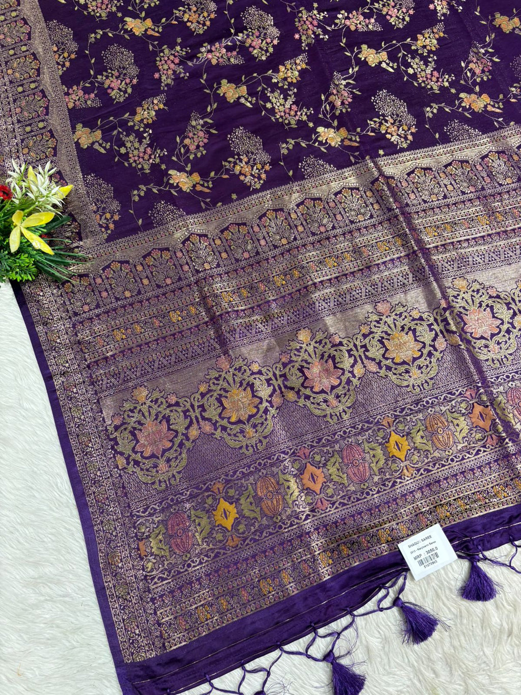 Elegant Kanjivaram Silk Saree with Rich Zari Work & Temple Motifs – Wedding & Festive Wear by Shagun Sarees ✨