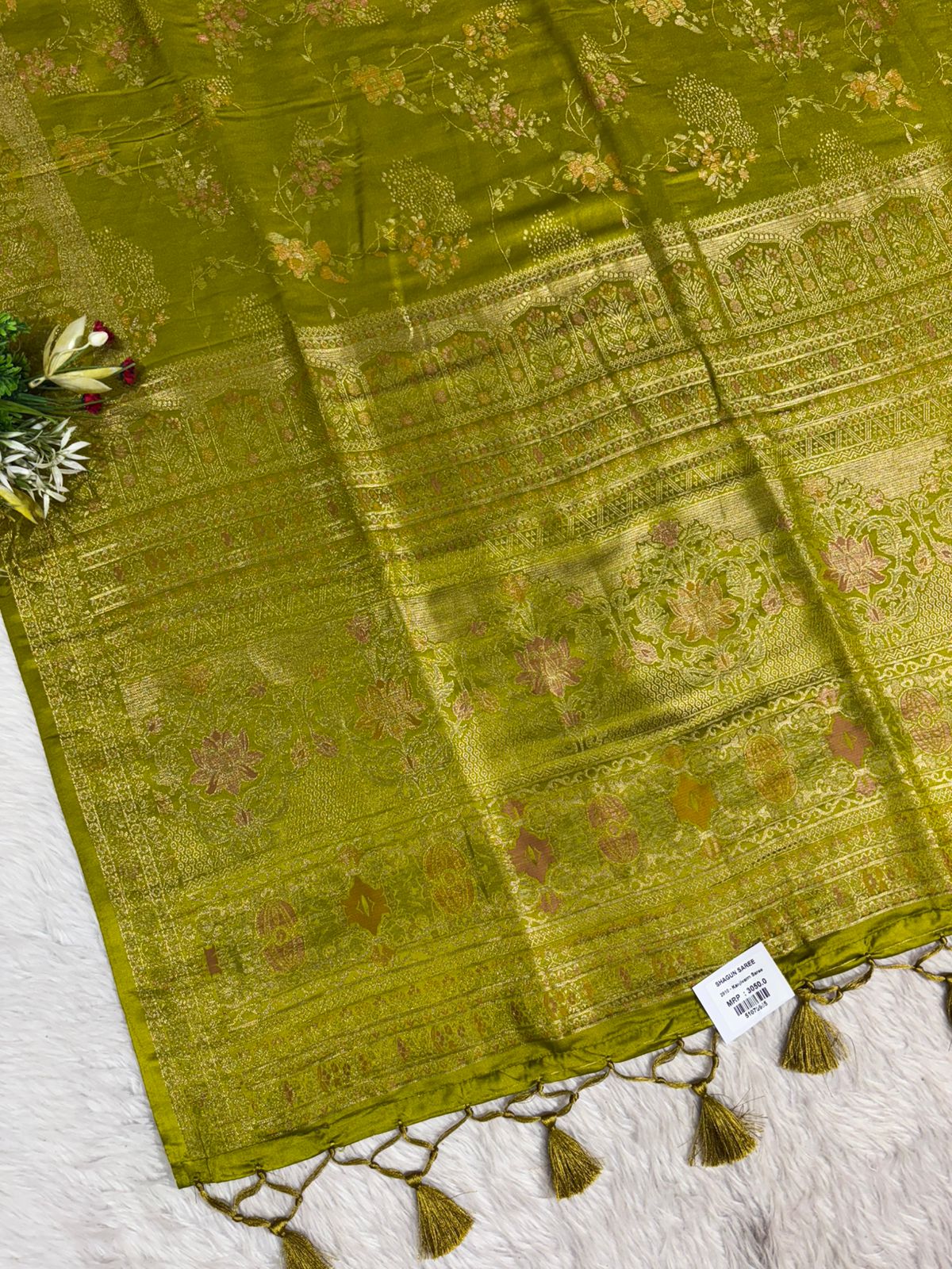 Elegant Kanjivaram Silk Saree with Rich Zari Work & Temple Motifs – Wedding & Festive Wear by Shagun Sarees ✨