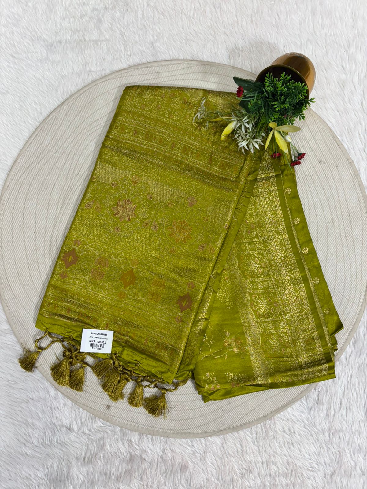 Elegant Kanjivaram Silk Saree with Rich Zari Work & Temple Motifs – Wedding & Festive Wear by Shagun Sarees ✨