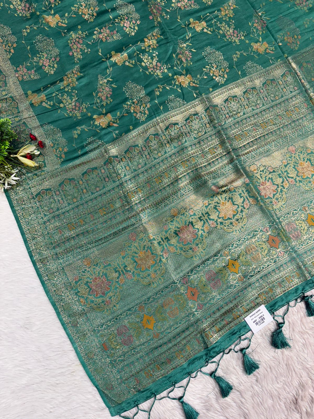 Elegant Kanjivaram Silk Saree with Rich Zari Work & Temple Motifs – Wedding & Festive Wear by Shagun Sarees ✨