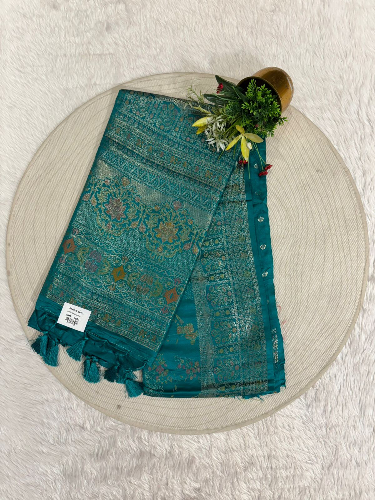 Elegant Kanjivaram Silk Saree with Rich Zari Work & Temple Motifs – Wedding & Festive Wear by Shagun Sarees ✨