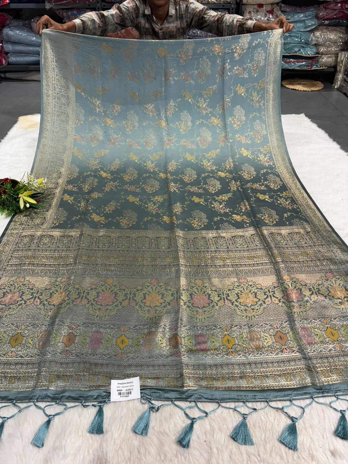 Elegant Kanjivaram Silk Saree with Rich Zari Work & Temple Motifs – Wedding & Festive Wear by Shagun Sarees ✨