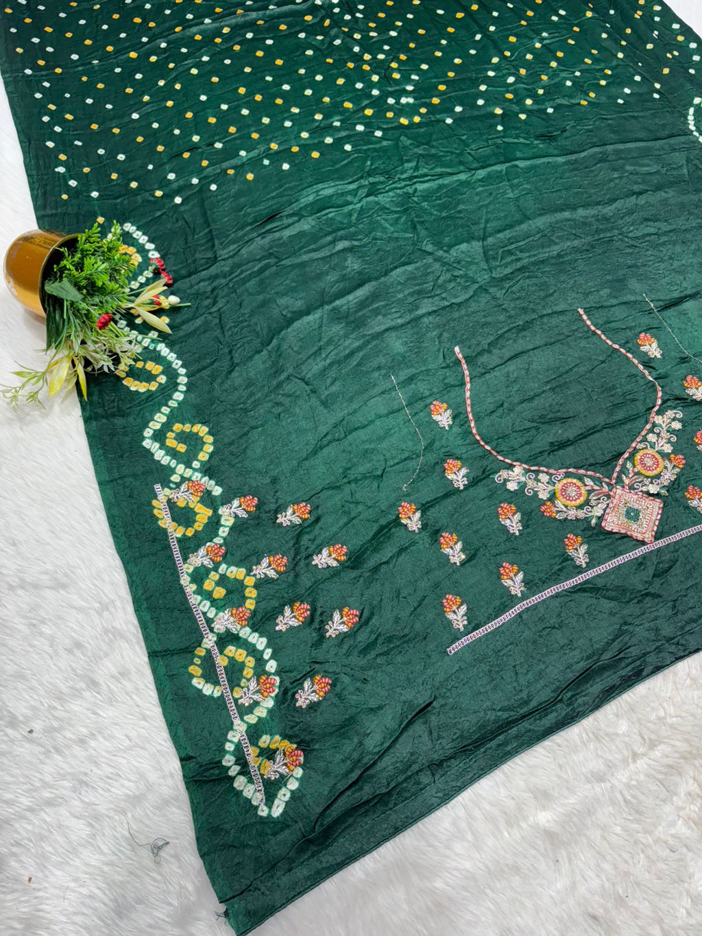 🪔 Traditional Bandhani Saree with Kachhi Embroidery & Mirror Work | Festive & Wedding Wear