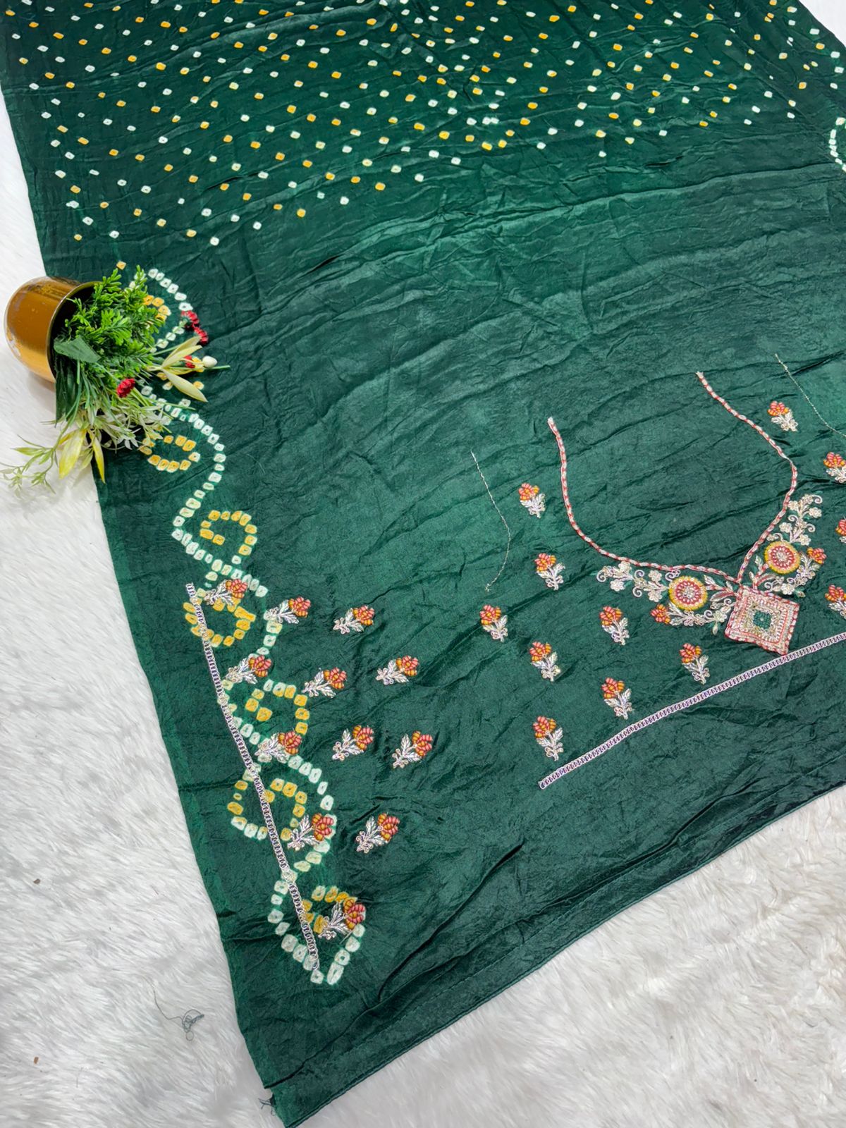 🪔 Traditional Bandhani Saree with Kachhi Embroidery & Mirror Work | Festive & Wedding Wear