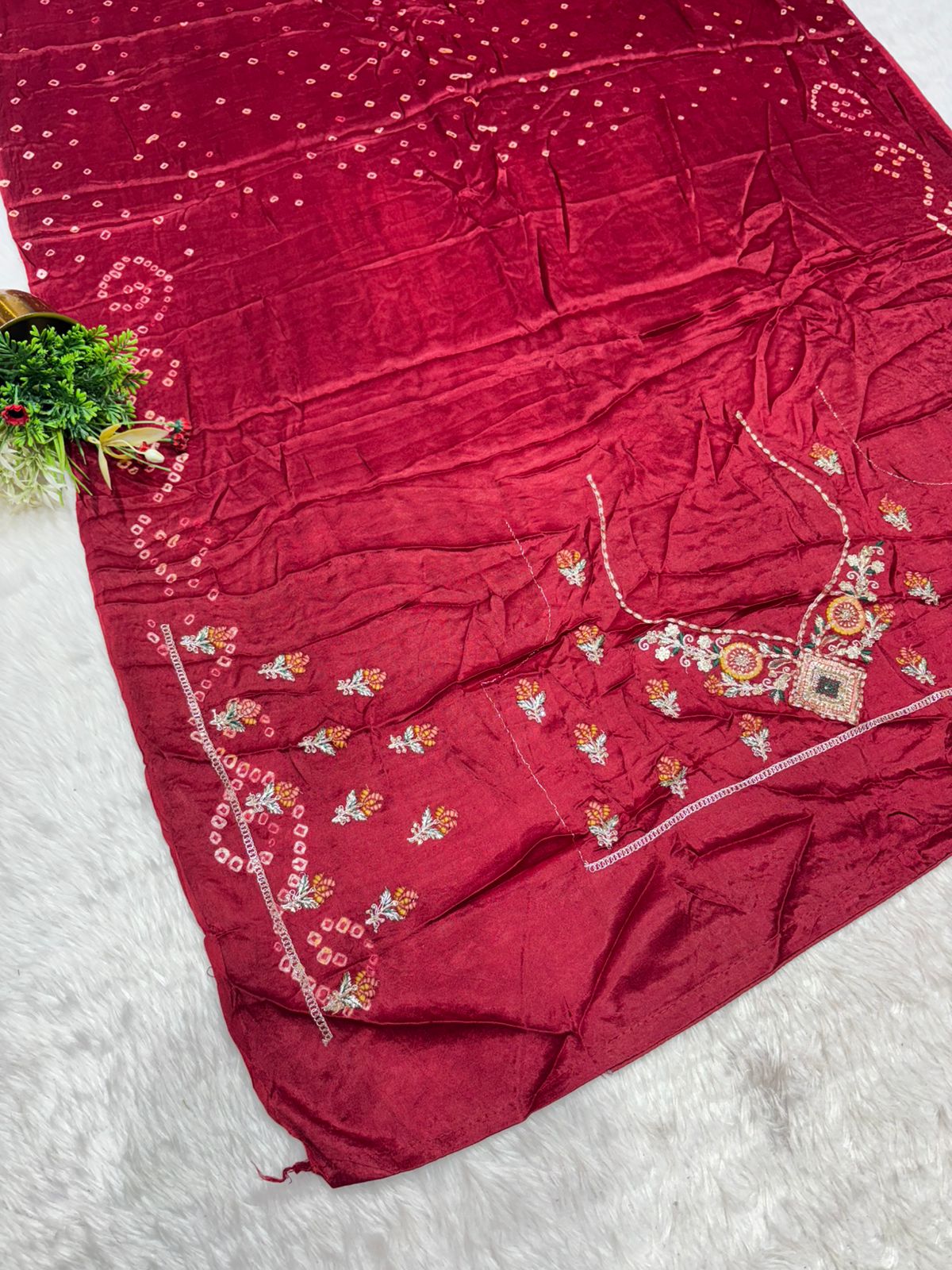 🪔 Traditional Bandhani Saree with Kachhi Embroidery & Mirror Work | Festive & Wedding Wear