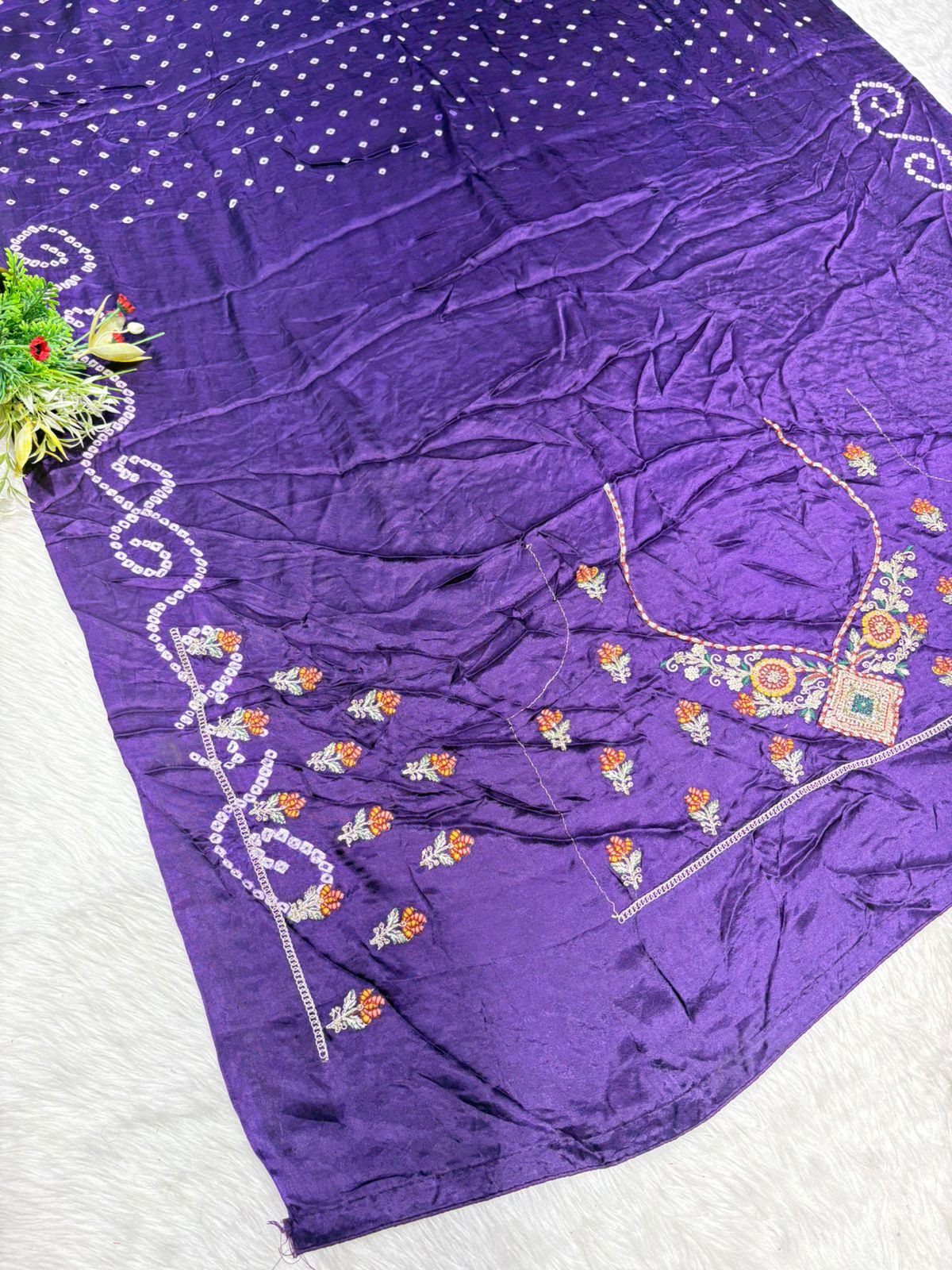 🪔 Traditional Bandhani Saree with Kachhi Embroidery & Mirror Work | Festive & Wedding Wear
