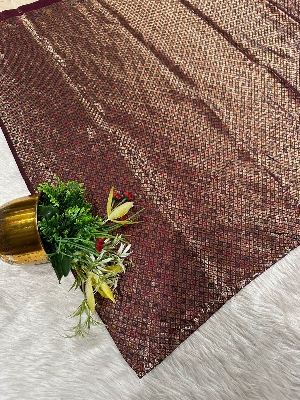 Traditional Kanjivaram Silk Saree with Royal Zari Pallu & Blouse – Wedding & Festive Wear by Shagun Sarees ✨