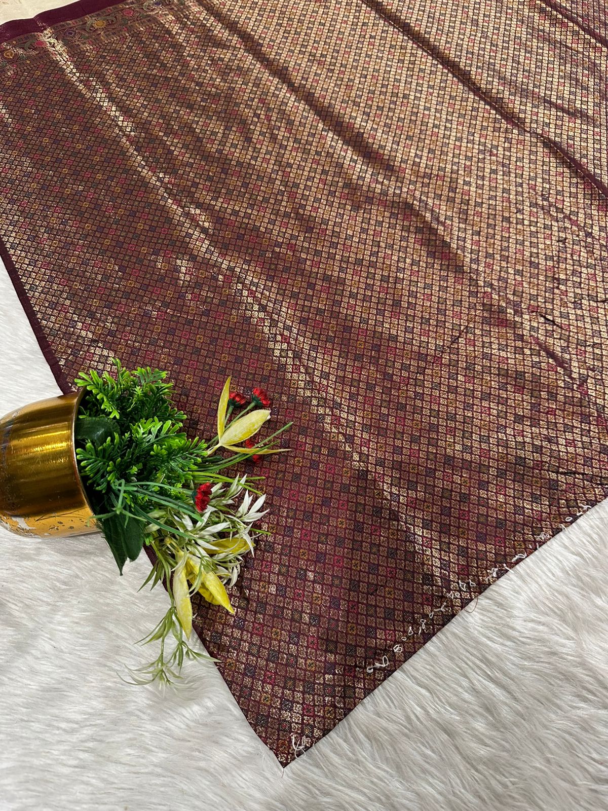 Traditional Kanjivaram Silk Saree with Royal Zari Pallu & Blouse – Wedding & Festive Wear by Shagun Sarees ✨