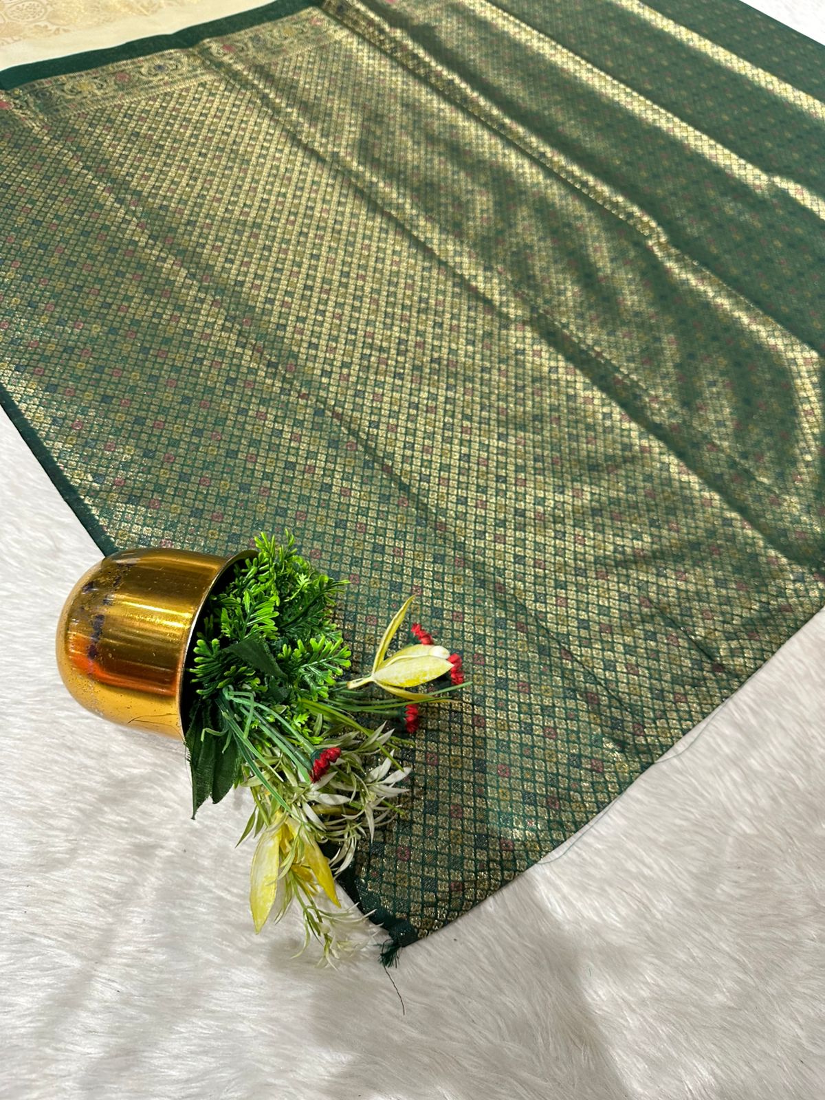 Traditional Kanjivaram Silk Saree with Royal Zari Pallu & Blouse – Wedding & Festive Wear by Shagun Sarees ✨