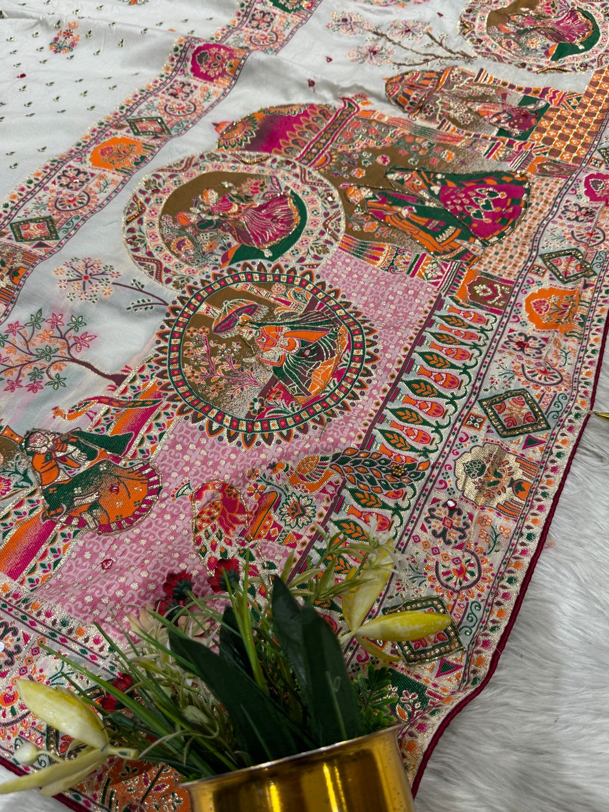 Elegant Pashmina Saree with Heavy Pallu & Viving Work – Only ₹2850 ✨🌸