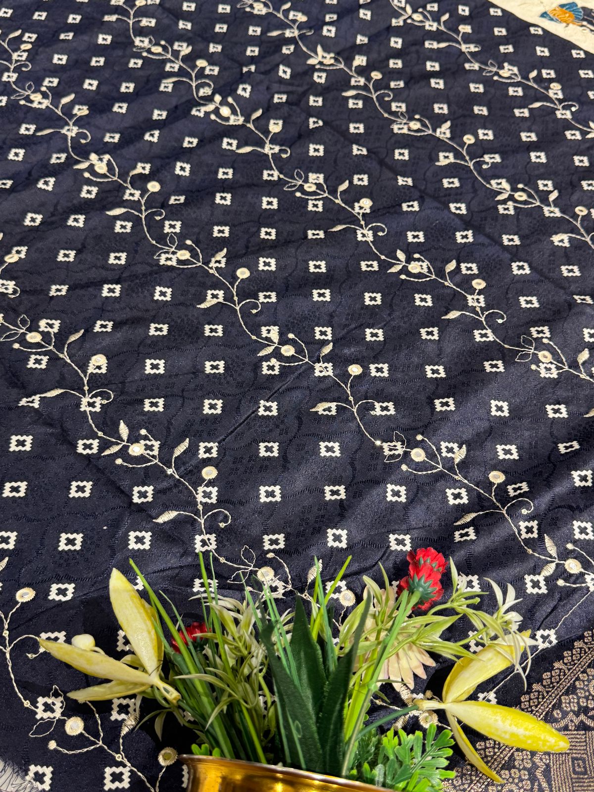 Affordable Pashmina Saree with Mirror Work – Stunning Design at Just ₹1050
