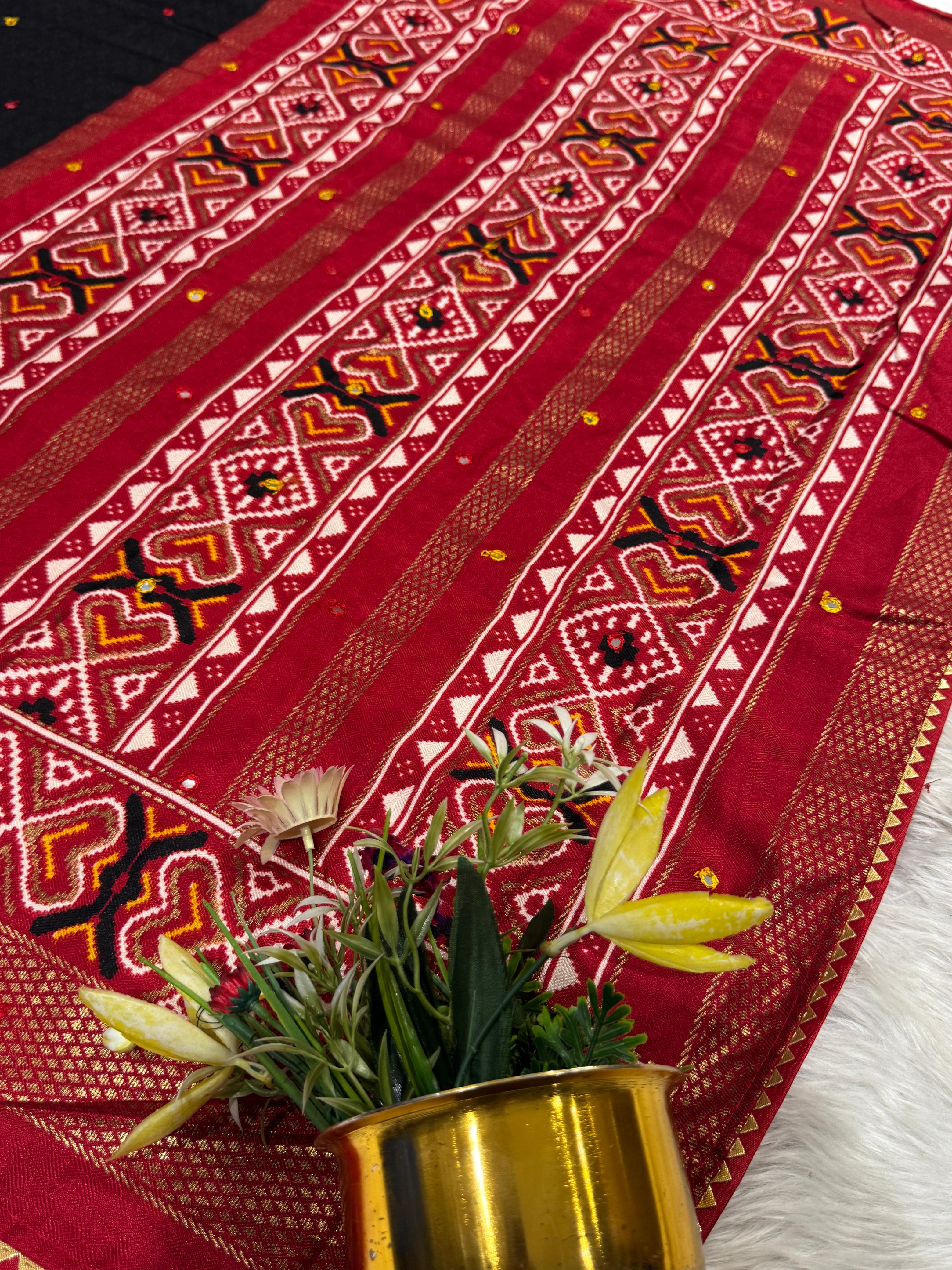💫 Patola Style Saree with Full Pallu & Bottom Work 🧵 | Samosa-less Border ✨ | Budget-Friendly Traditional Wear 💸 | Perfect for Navratri & Festivals 💃