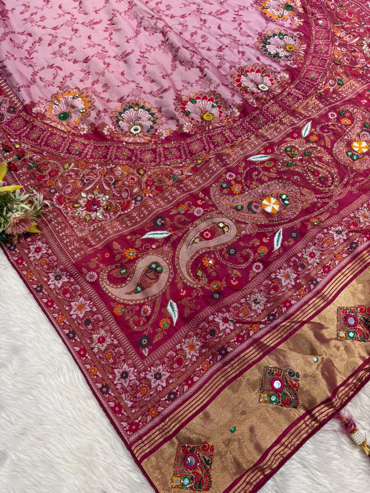 Elegant Saree with Heavy Pallu Work, Lagdi Patta, Latkan, Dhaga & Mirror Work ✨🌸