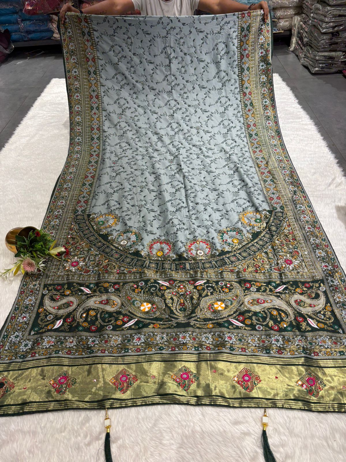 Elegant Saree with Heavy Pallu Work, Lagdi Patta, Latkan, Dhaga & Mirror Work ✨🌸
