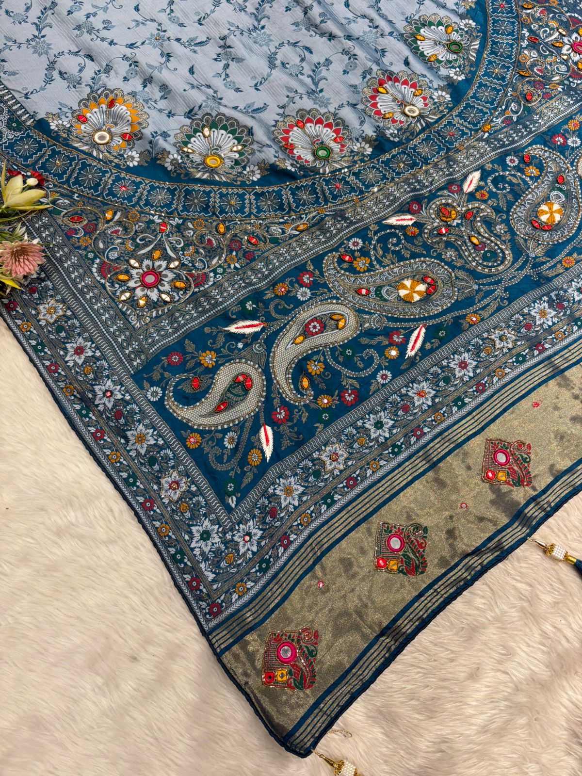 Elegant Saree with Heavy Pallu Work, Lagdi Patta, Latkan, Dhaga & Mirror Work ✨🌸